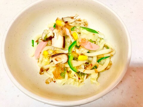 魚肉ソーセージと彩り野菜の減塩焼きうどん｡